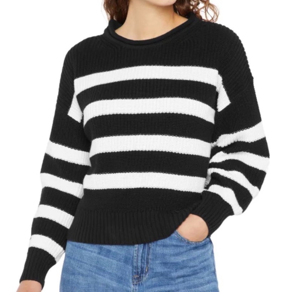 New!! GAP Black and White Striped Women's Sweater